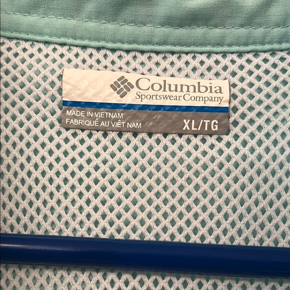 Columbia Blue Casual Button Down Shirt - Picture 2 of 7